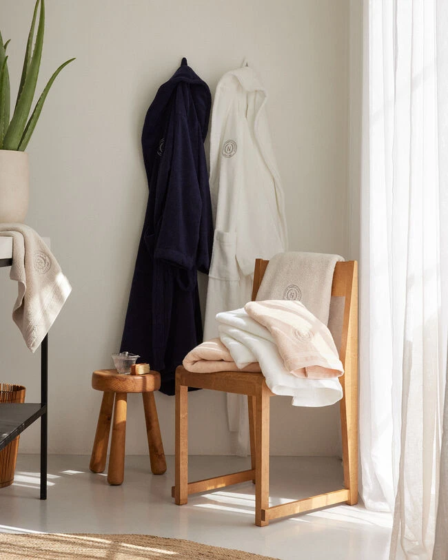 Crest Robe 4 Crest Robe - Image 2