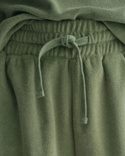 Teen Girls High-Waisted Terry Cloth Shorts 17 Teen Girls High-Waisted Terry Cloth Shorts -Cheap Gant Store time 1676388632 202301 621081 362 crmodel fv 4