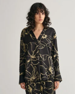 Line Drawing V-Neck Blouse