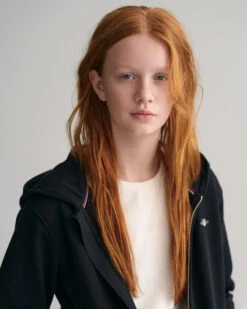 Teens Shield Zip Hoodie -Cheap Gant Store time 1681764621 202302 906876 005 crmodel fv 1